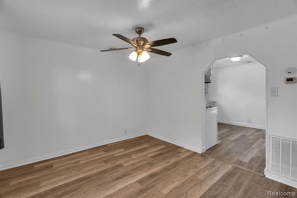 4401 Katherine Street, Dearborn Heights, MI 48125 — Photo 19