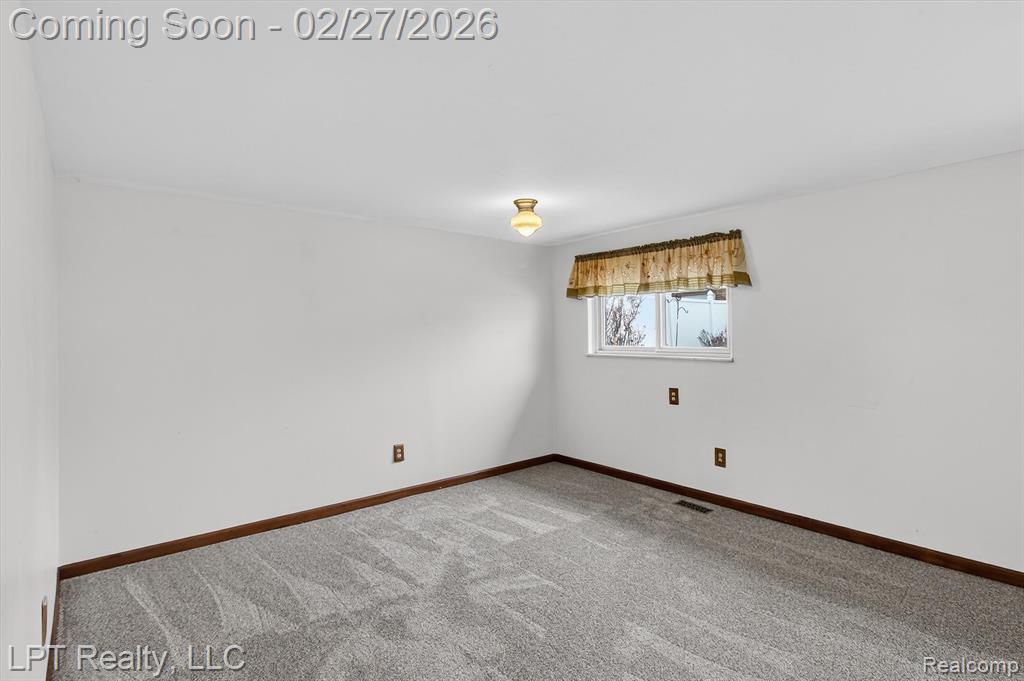 22507 Doncaster Avenue, Brownstown, MI 48193 — Photo 16