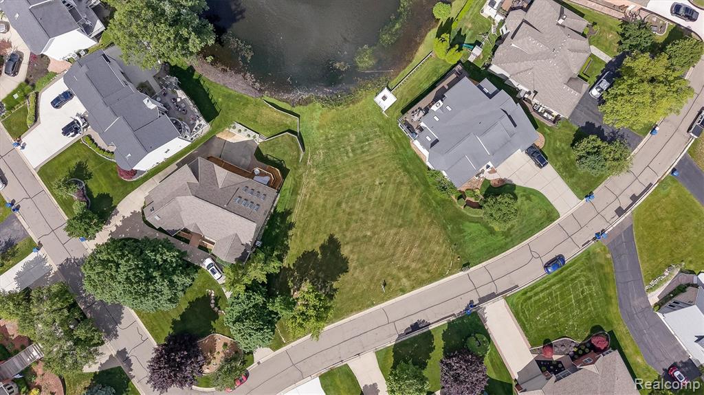 1062 FOREST BAY Drive, Waterford, MI 48328 — Photo 3