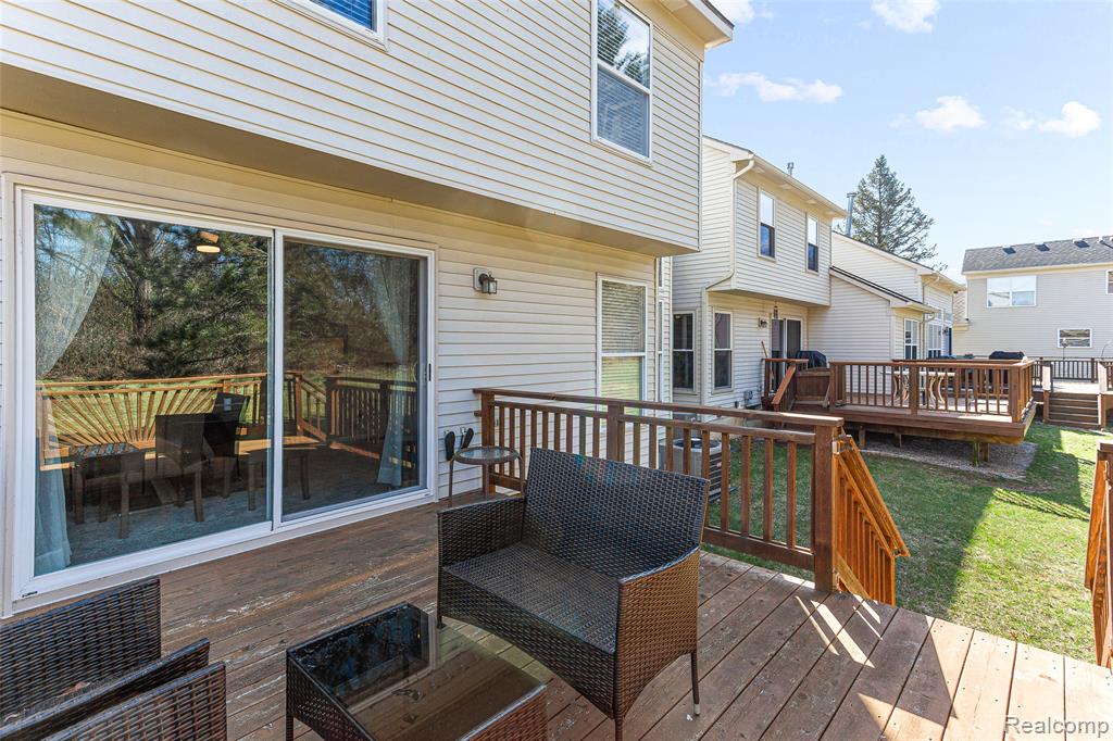 1033 Calpernia, Wixom, MI — Photo 48