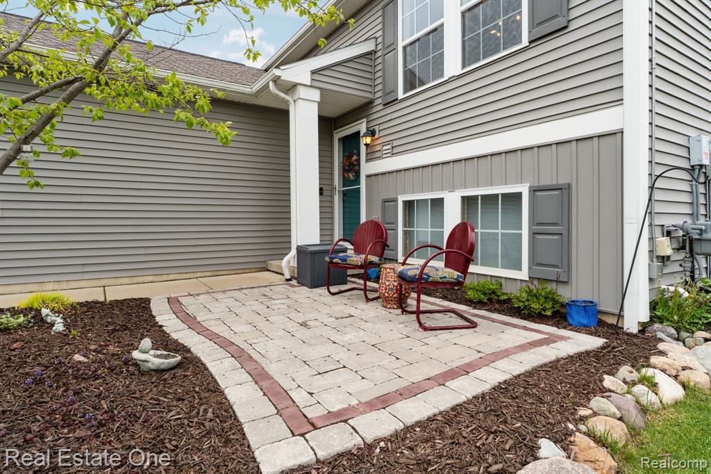 3513 Amber Oaks Drive, Howell, MI 48855 — Photo 5