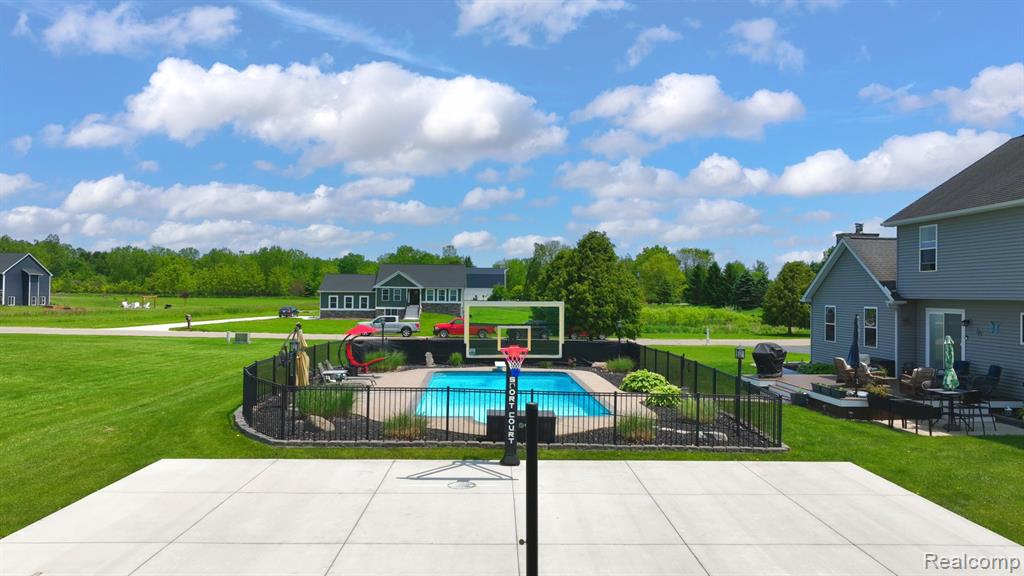 5015 LINDEMERE Drive, Fowlerville, MI 48836 — Photo 53