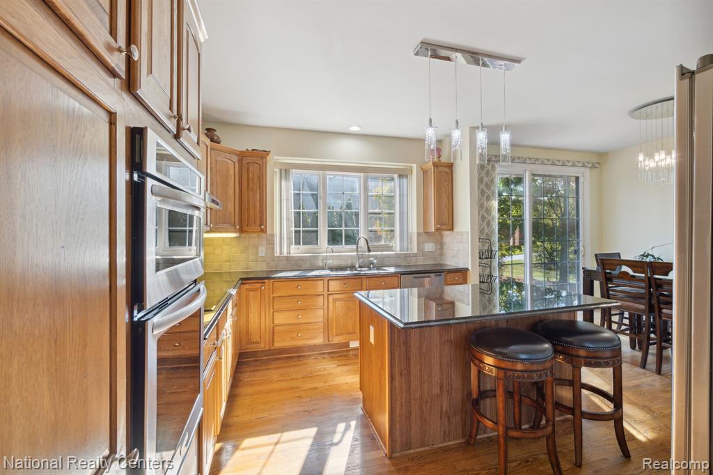 50983 WESTON Drive, Plymouth, MI 48170 — Photo 18