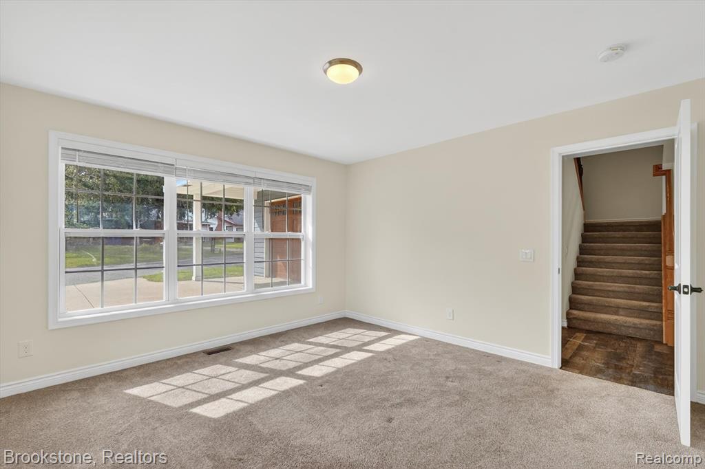 3695 Lotus Drive, Waterford, MI 48329 — Photo 24
