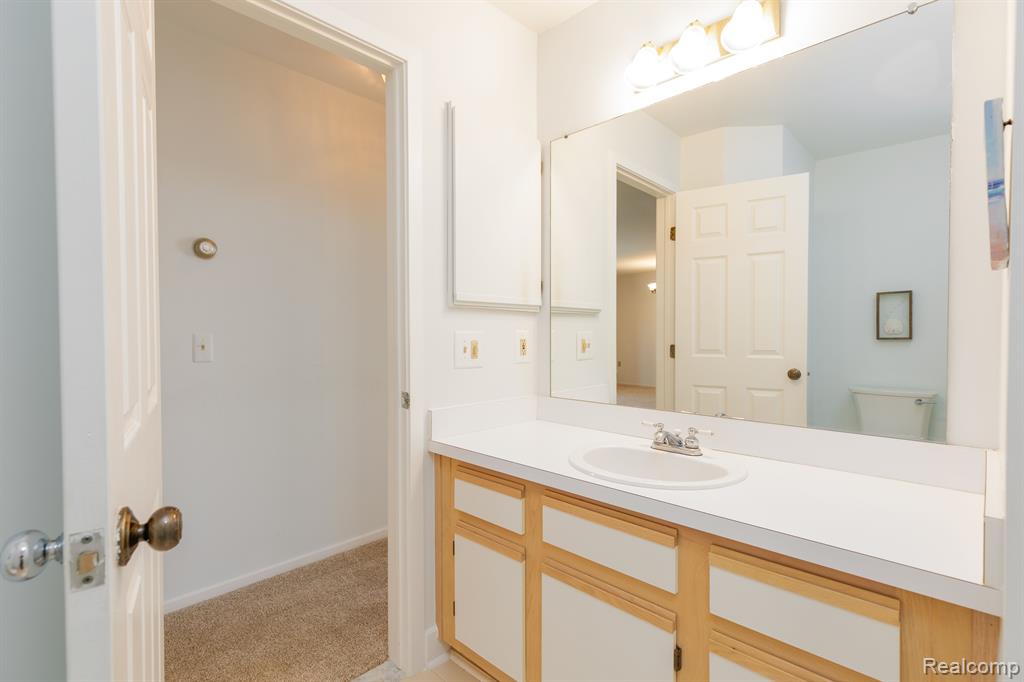8187 GRAYS Drive, B3, Grosse Ile, MI 48138 — Photo 16
