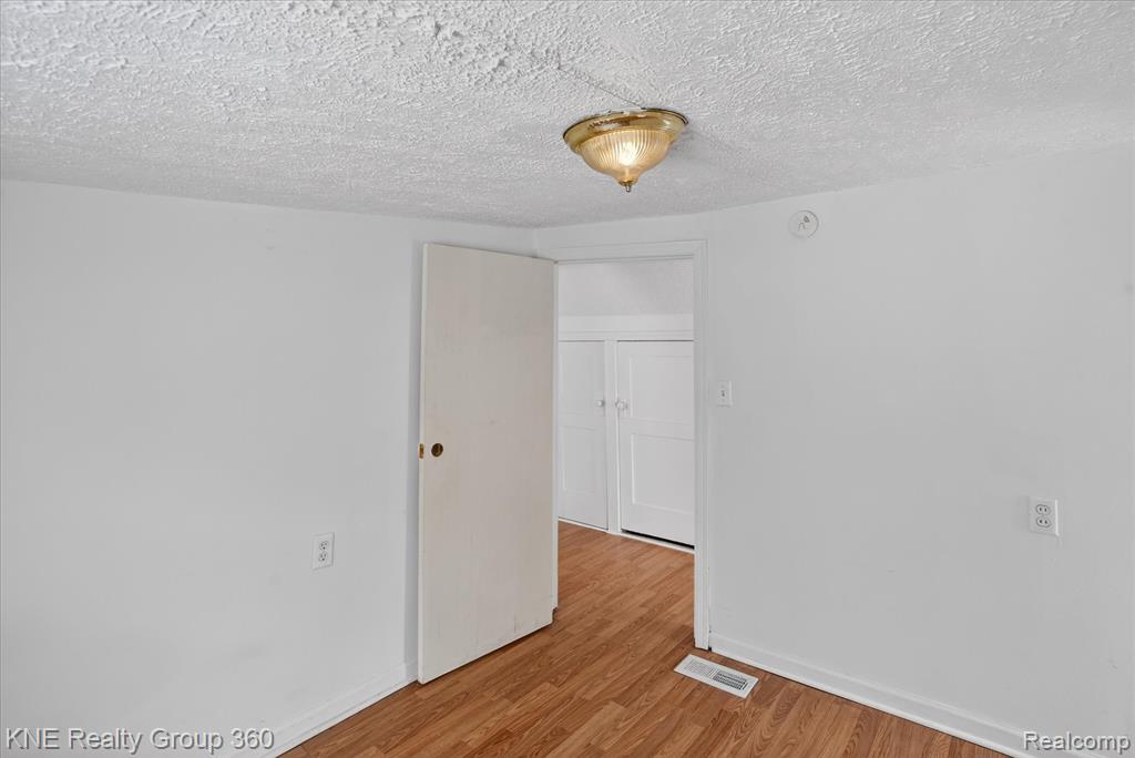 4928 Hughes Road, Lansing, MI 48910 — Photo 22