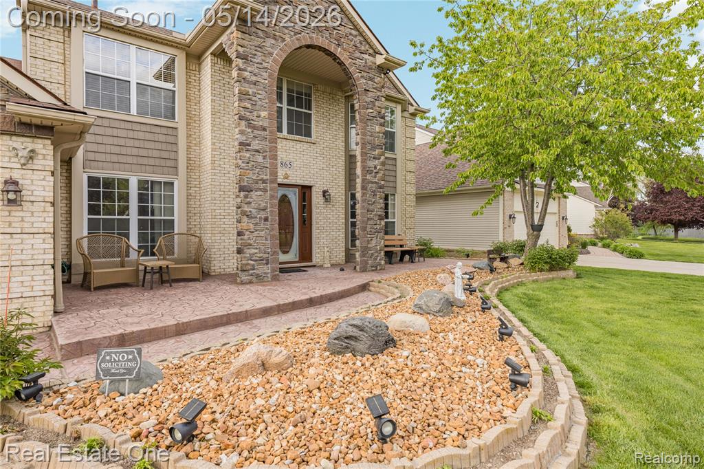 865 Drakeshire Drive, Commerce Twp, MI 48390 — Photo 3