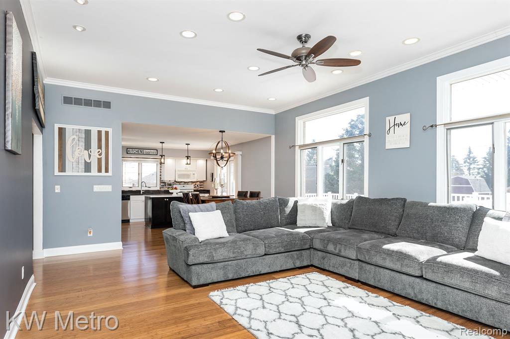 55 BOYKEN Road, Rochester Hills, MI 48307 — Photo 11