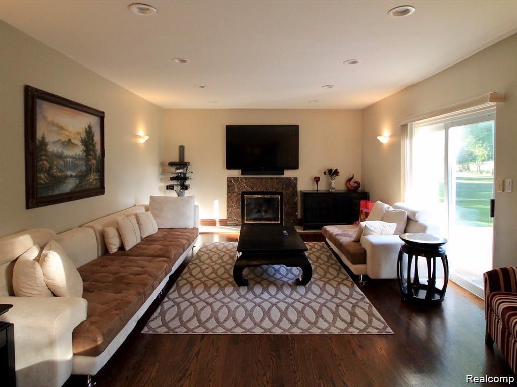 5363 English Drive, Troy, MI 48085 — Photo 16