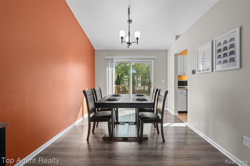 5675 Millpointe Drive, Waterford, MI 48327 — Photo 11