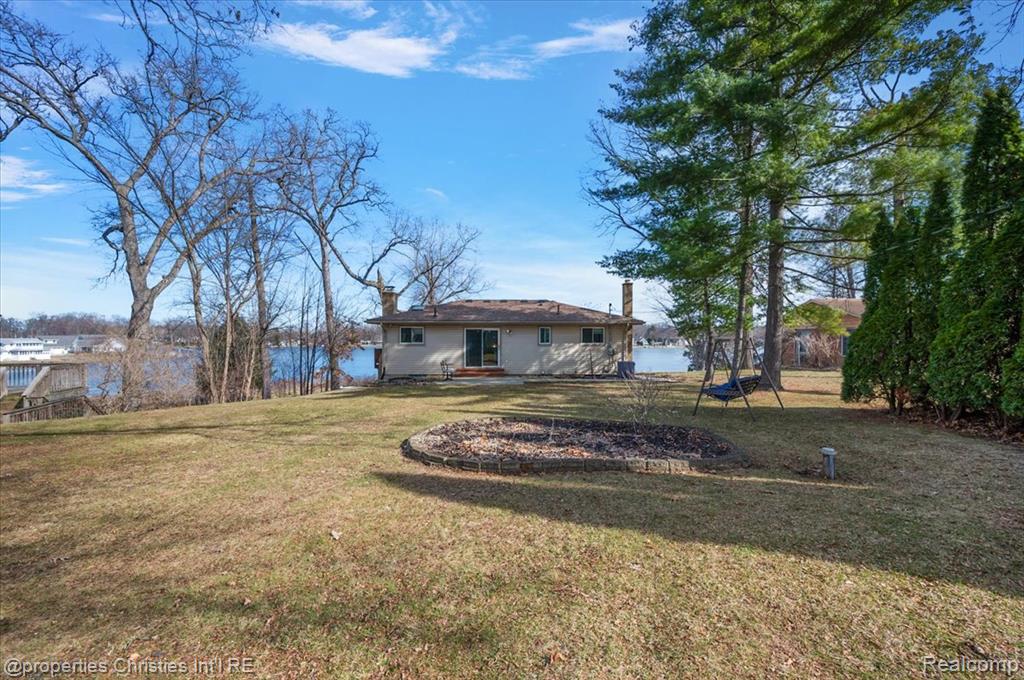 5832 Glen Echo Drive, Howell, MI 48843 — Photo 17