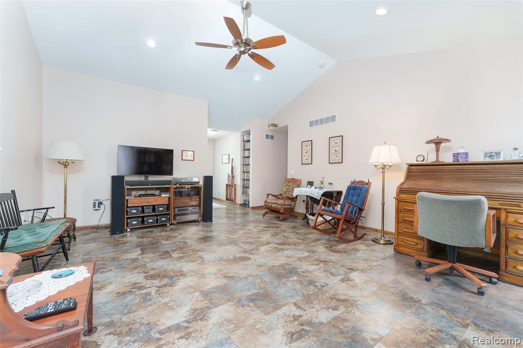 7701 Hidden Circle Drive, Byron, MI 48418 — Photo 2