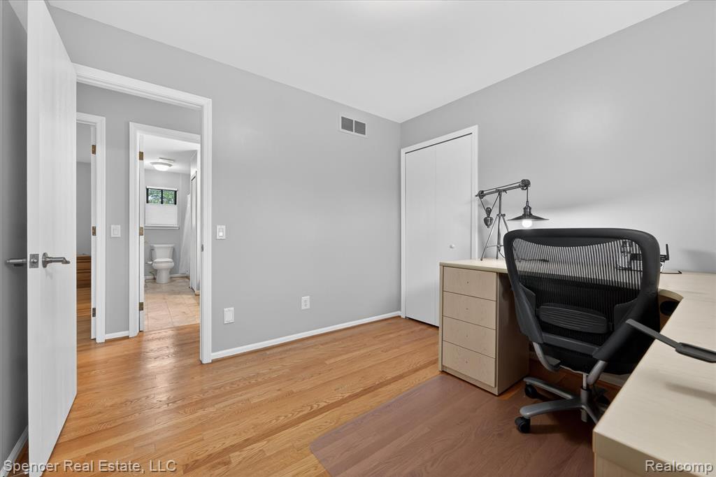 5988 Waldon Road, Clarkston, MI — Photo 20