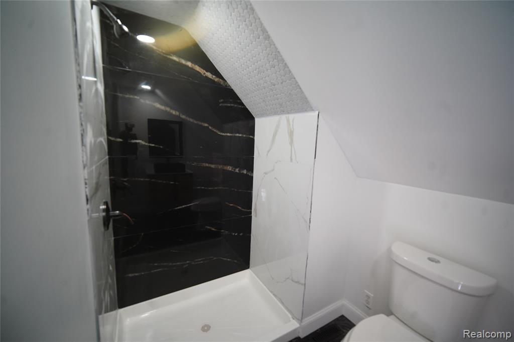 16047 W Chicago Street, Detroit, MI 48228 — Photo 18