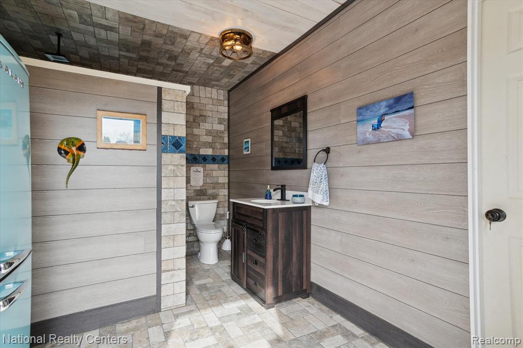 9888 Meadow View Court, Northville, MI 48167 — Photo 71