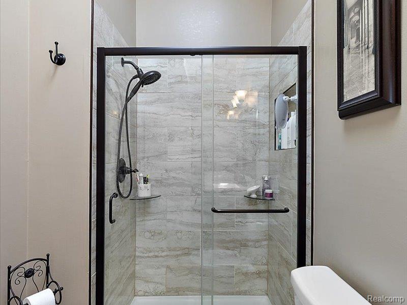 4884 Georgetown Drive, Rochester, MI 48306 — Photo 45