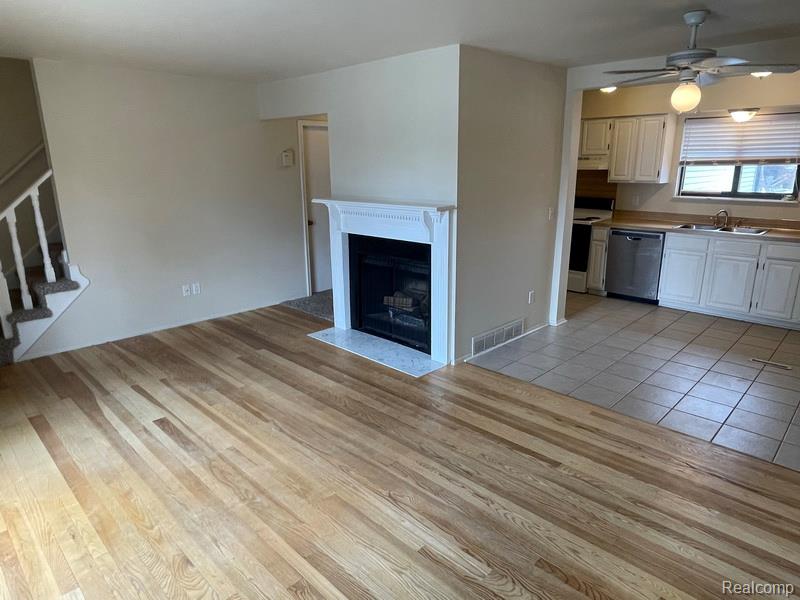 8487 PEPPER RIDGE Drive, Grand Blanc, MI 48439 — Photo 5