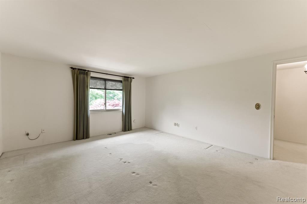 3702 Old Creek Road, Troy, MI 48084 — Photo 5