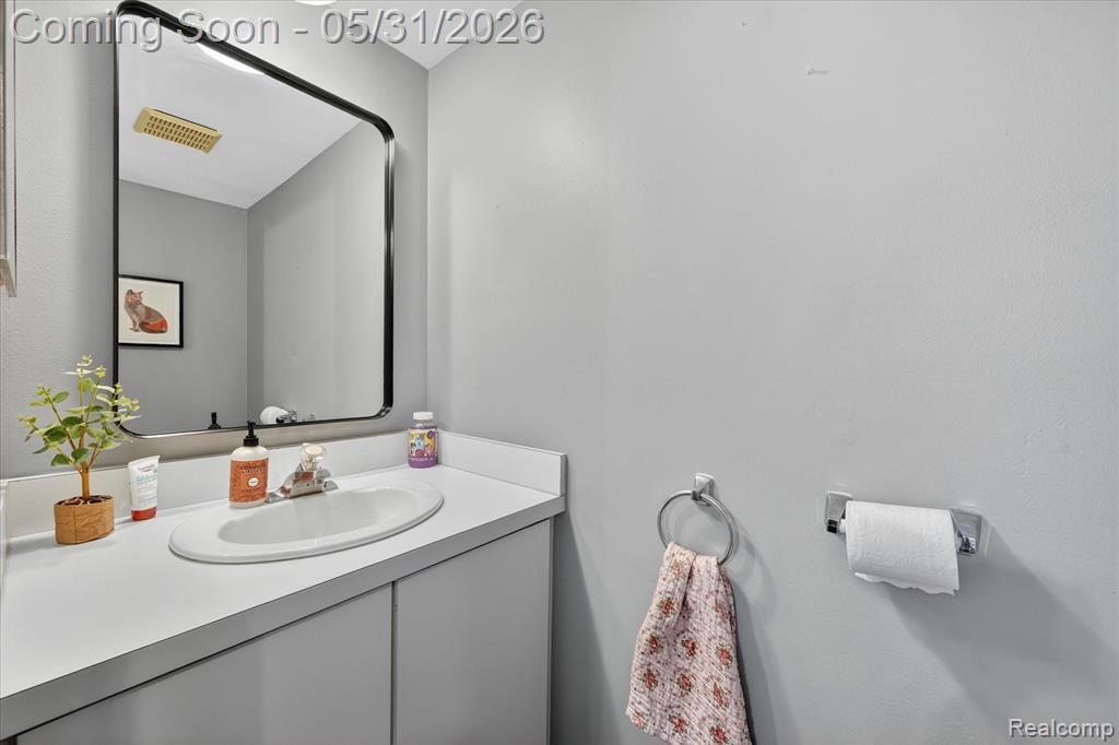 39700 Manor Drive, 10, Harrison Township, MI — Photo 15