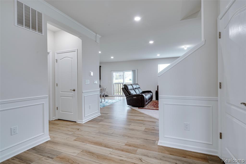 4568 Paradise Parkway, Milford, MI 48381 — Photo 7