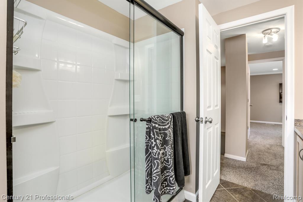 9077 BAVARIAN Court, Clarkston, MI 48348 — Photo 17