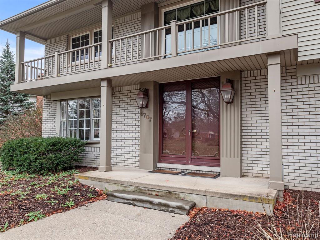 5707 WOODWIND Drive, Bloomfield Hills, MI 48301 — Photo 4