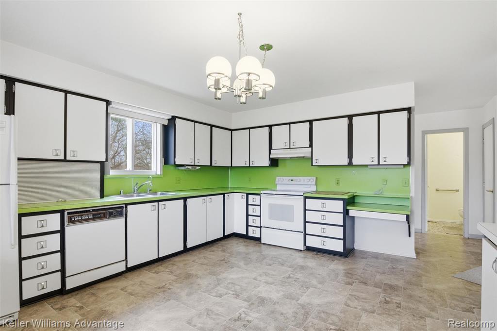 7670 7 Mile Road, Northville, MI, 48167