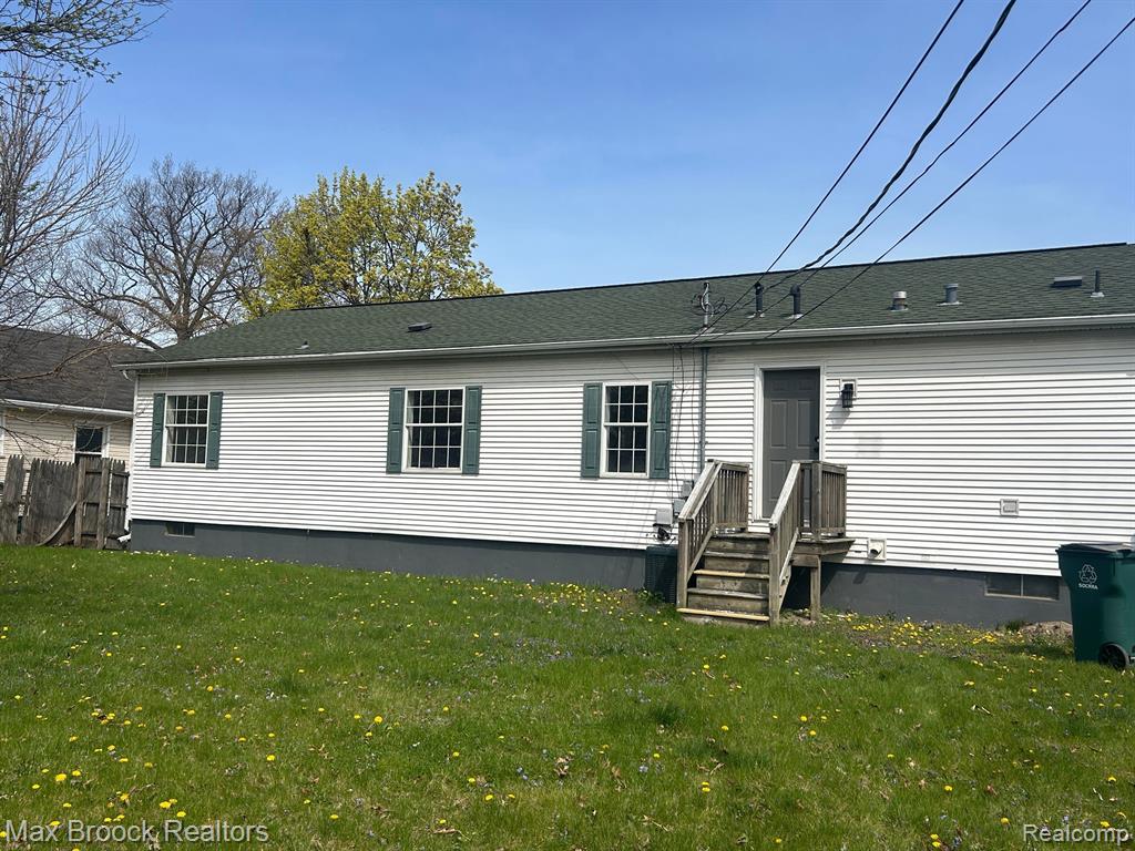 736 E GRANET Avenue, Hazel Park, MI 48030 — Photo 21