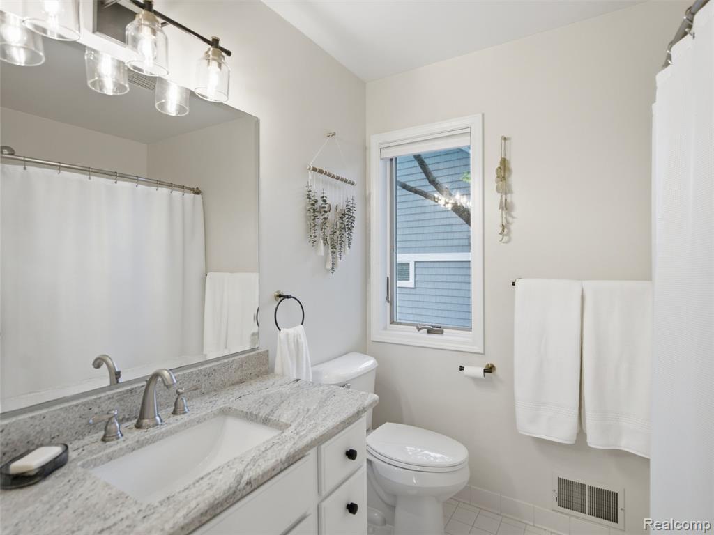 12224 Mantawauka Drive, Fenton, MI 48430 — Photo 42