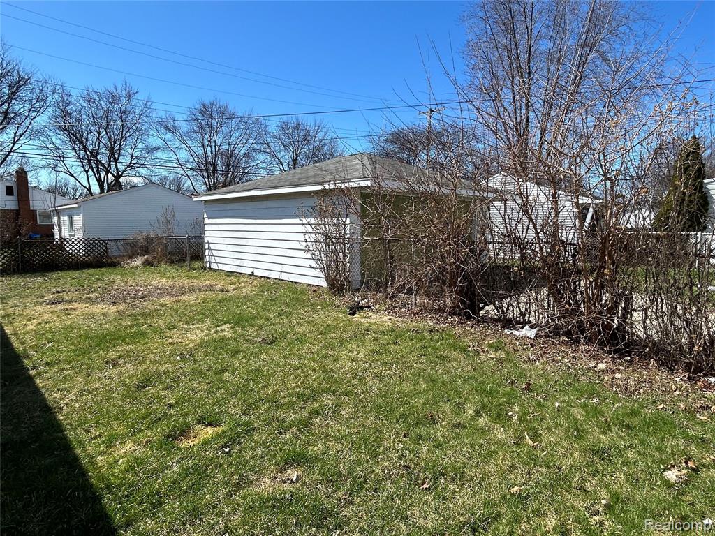 7546 Sterling, Center Line, MI 48015 — Photo 28