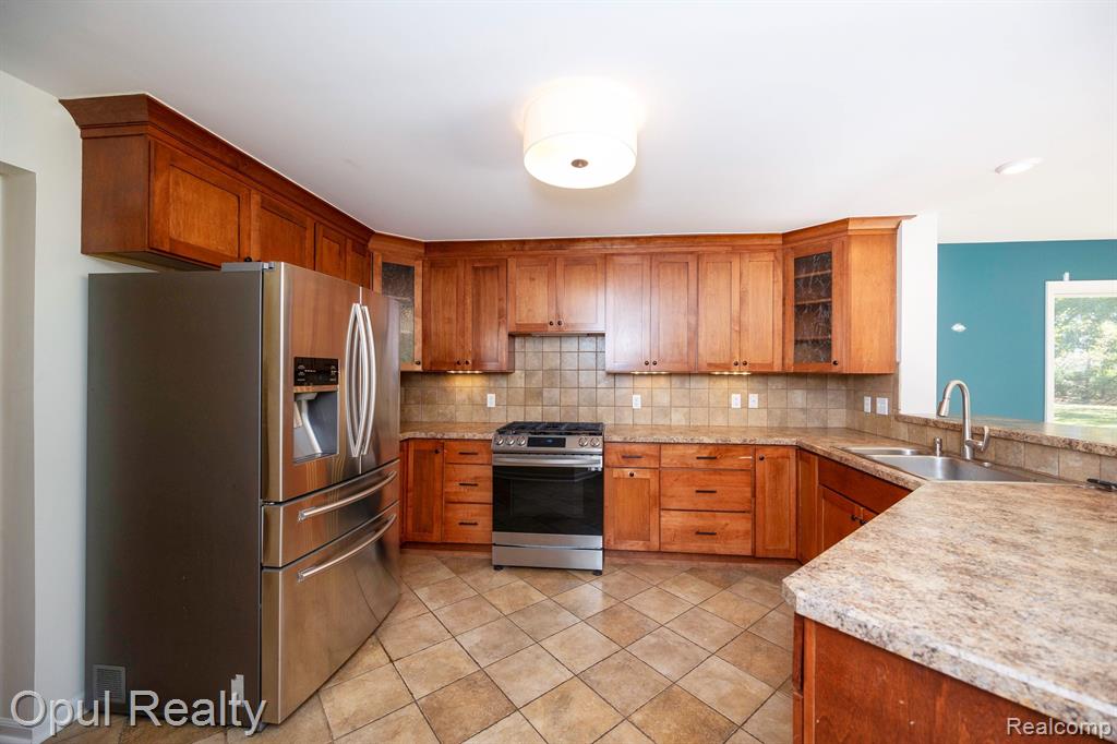 8469 CONCORD Road, Grosse Ile, MI 48138 — Photo 6