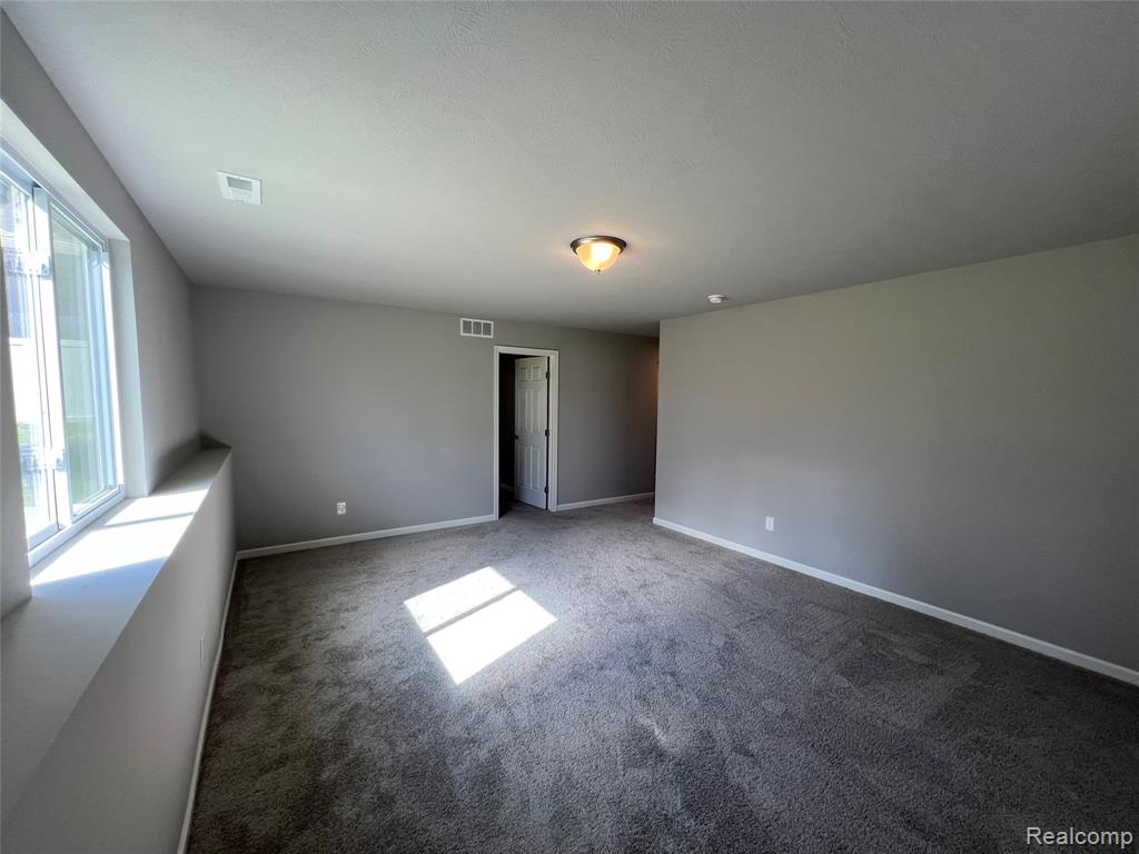 10450 Schrier Lane, Portage, MI 49024 — Photo 17