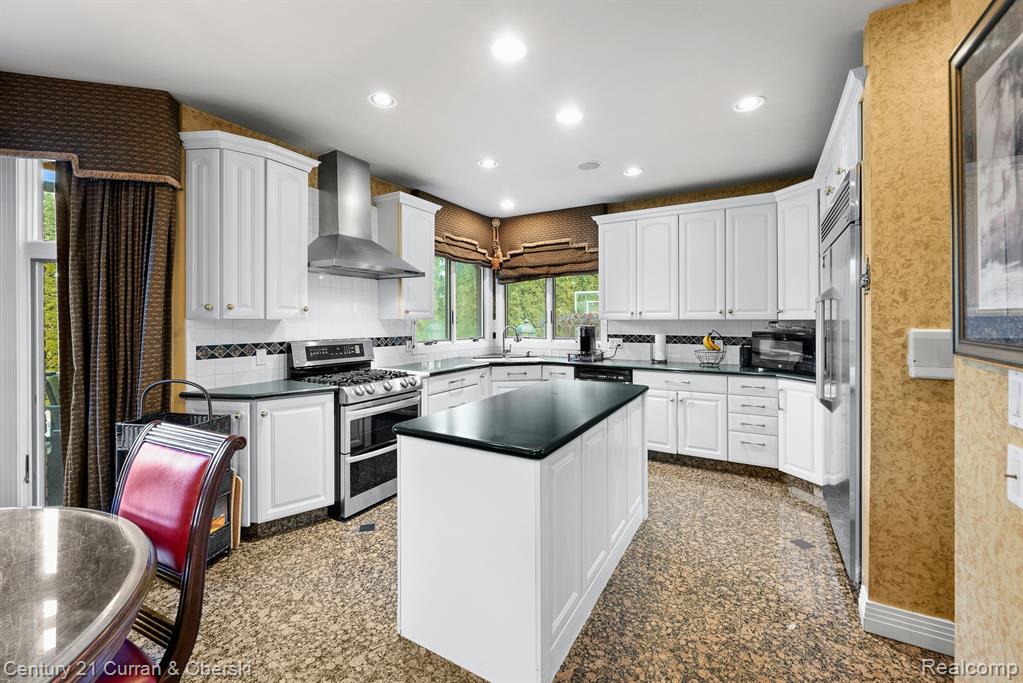 3 CABRI Lane, Dearborn Heights, MI 48127 — Photo 15