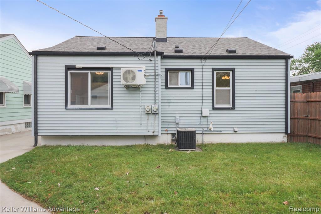 434 E WOODWARD HEIGHTS Boulevard, Hazel Park, MI 48030 — Photo 4