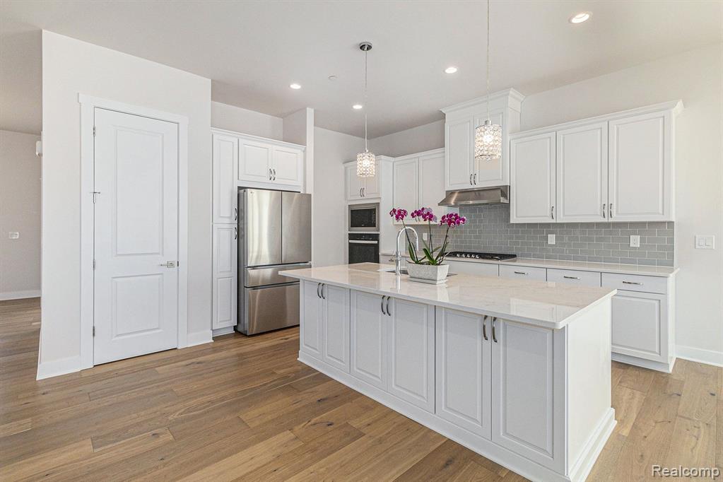 611 PINE Circle, Ann Arbor, MI 48105 — Photo 15