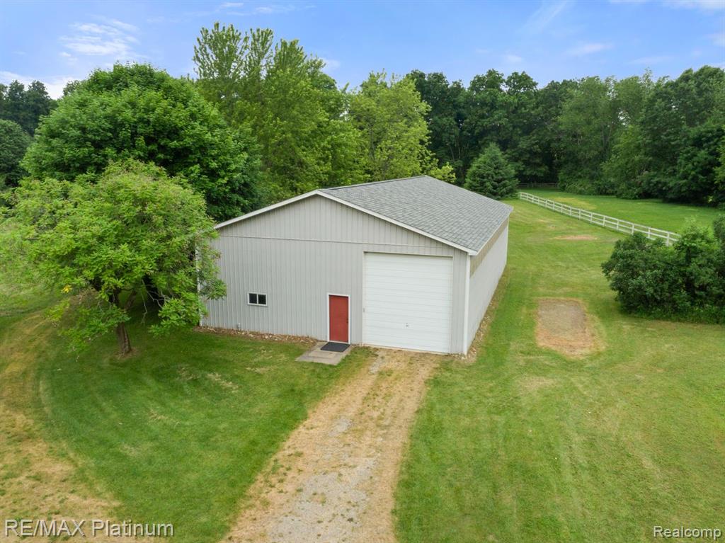 12902 Autumn Ridge Court, Milford, MI 48380 — Photo 55