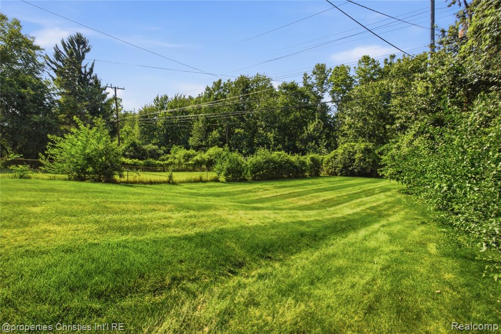 594 Provincetown Road, Auburn Hills, MI 48326 — Photo 32