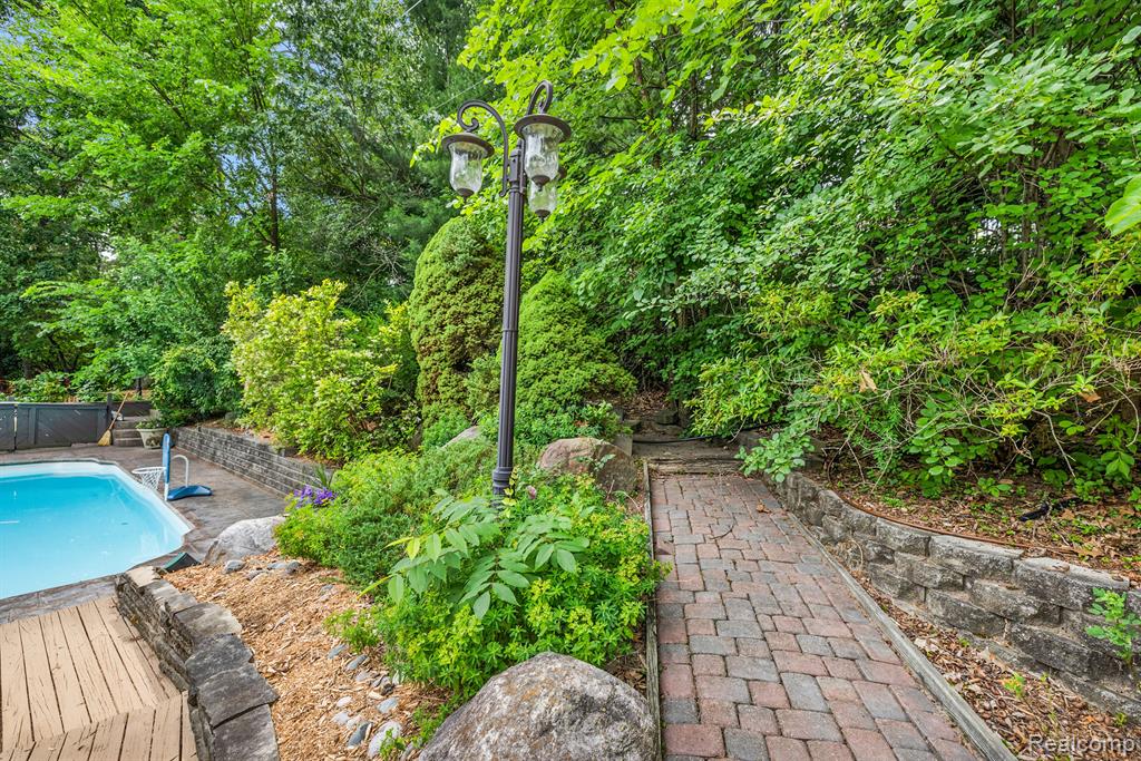 4378 Compton Way, Bloomfield Hills, MI 48302 — Photo 77