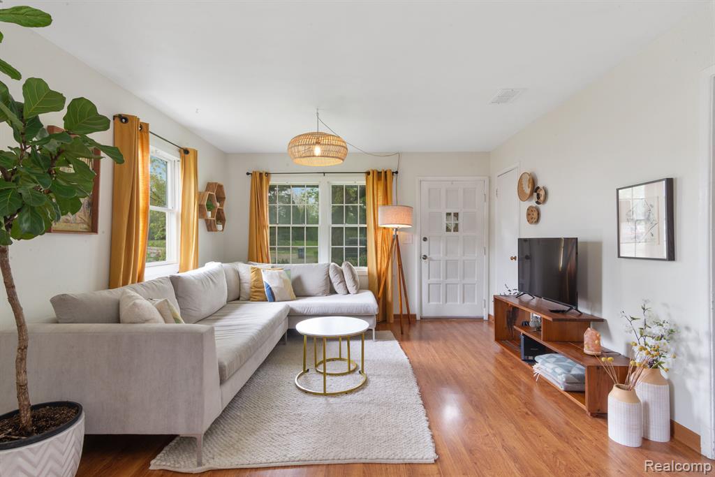 3550 Oakwood Street, Ann Arbor, MI 48104 — Photo 2
