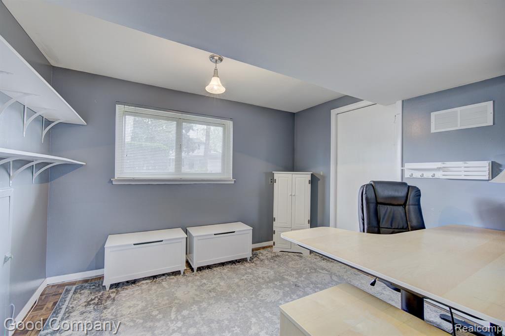 576 LANGLEY Boulevard, Clawson, MI — Photo 29