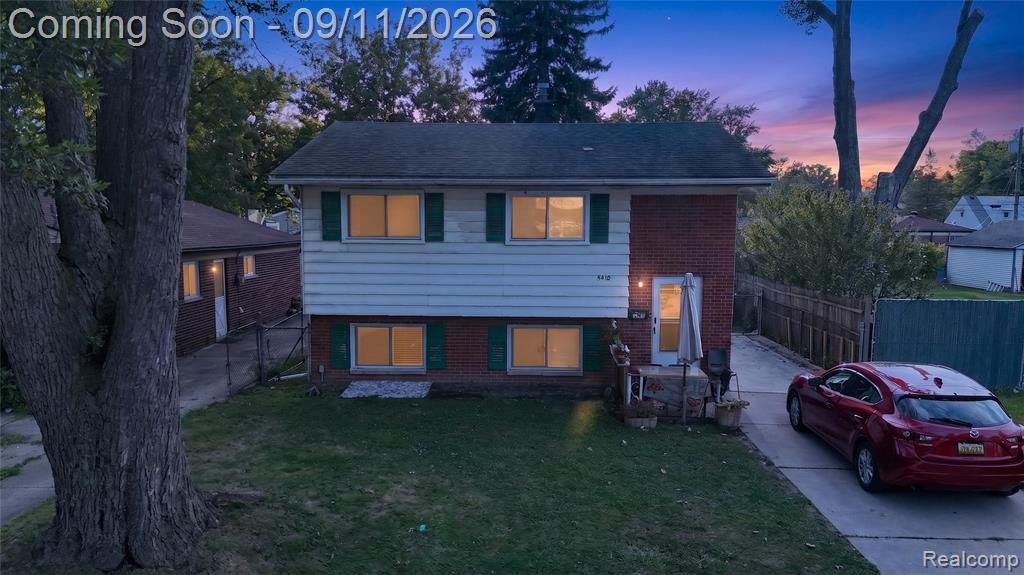 5418 Harding Street, Dearborn Heights, MI 48125
