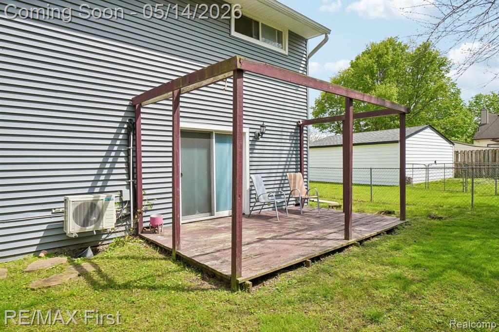 23041 Springbrook Drive, Farmington, MI 48336 — Photo 33
