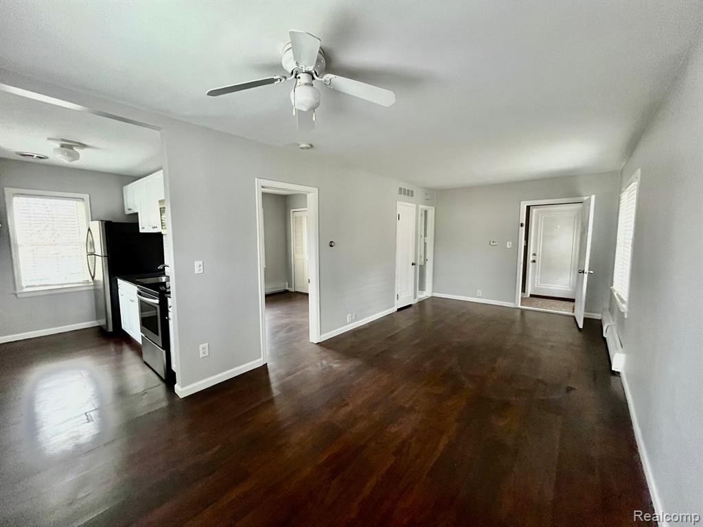 62 Madison Court #4, Clarkston, MI — Photo 3