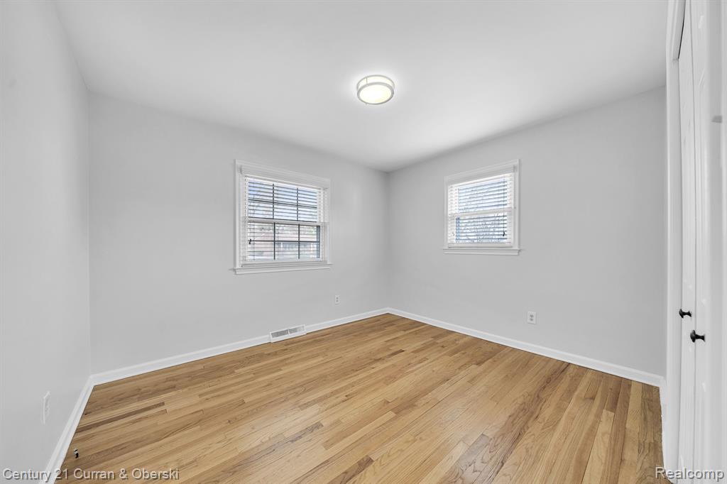 430 S WILLIAMSBURY Road, Bloomfield Hills, MI 48301 — Photo 15