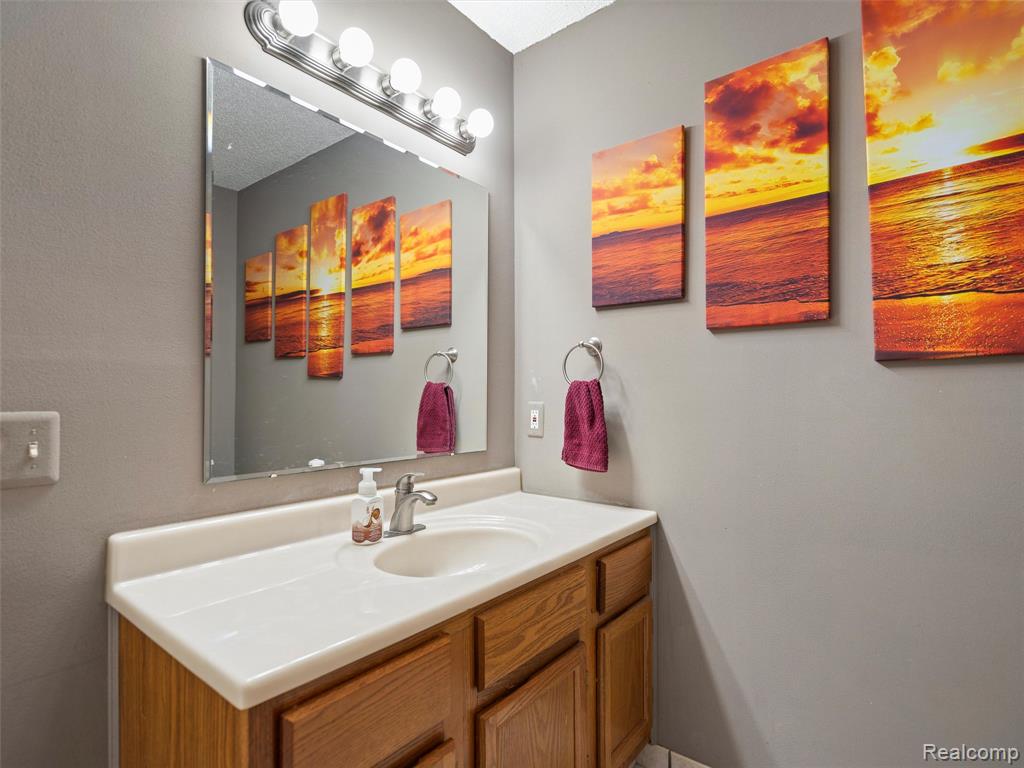 4970 Oak Hill Drive, Waterford, MI 48329 — Photo 26