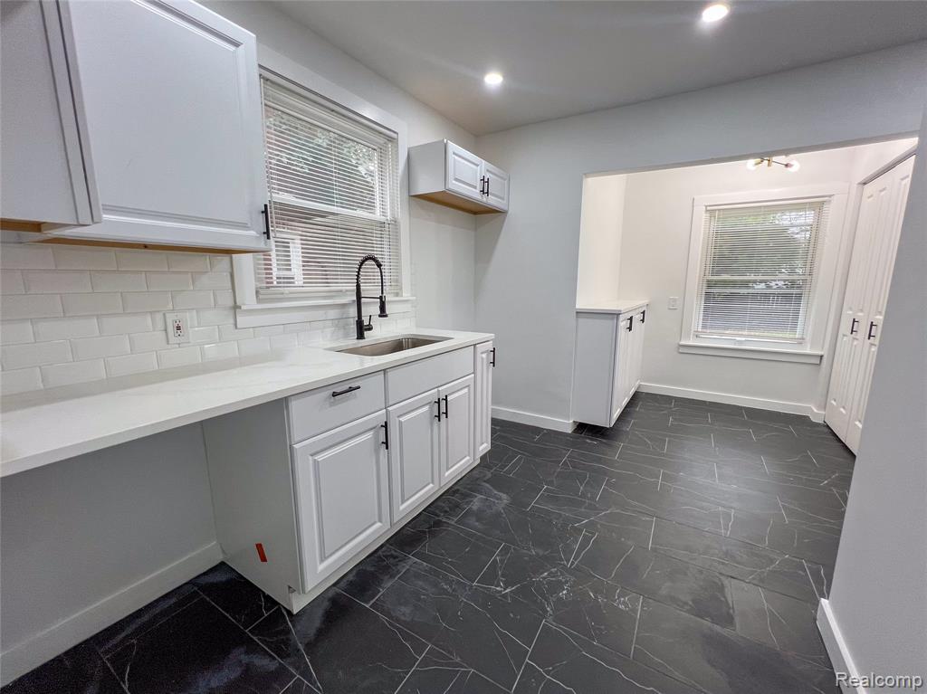 9961 Robson Street, Detroit, MI 48227 — Photo 12