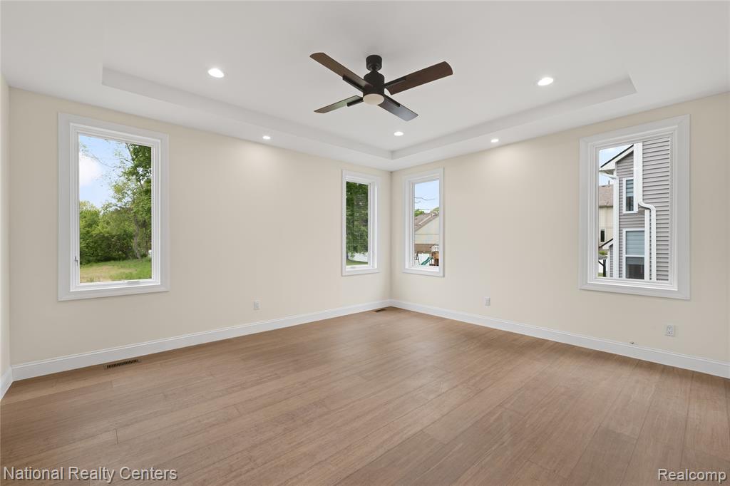5245 BUELL Drive, Commerce Twp, MI 48382 — Photo 19