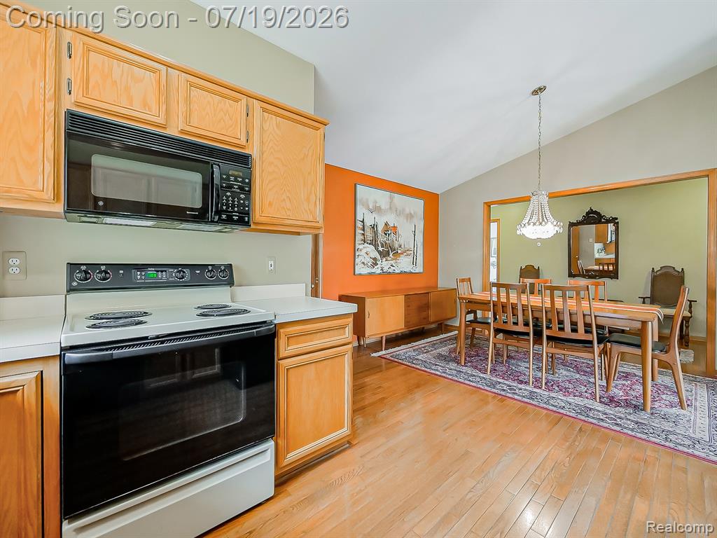 43461 Pointe Drive, Clinton Twp, MI 48038 — Photo 40