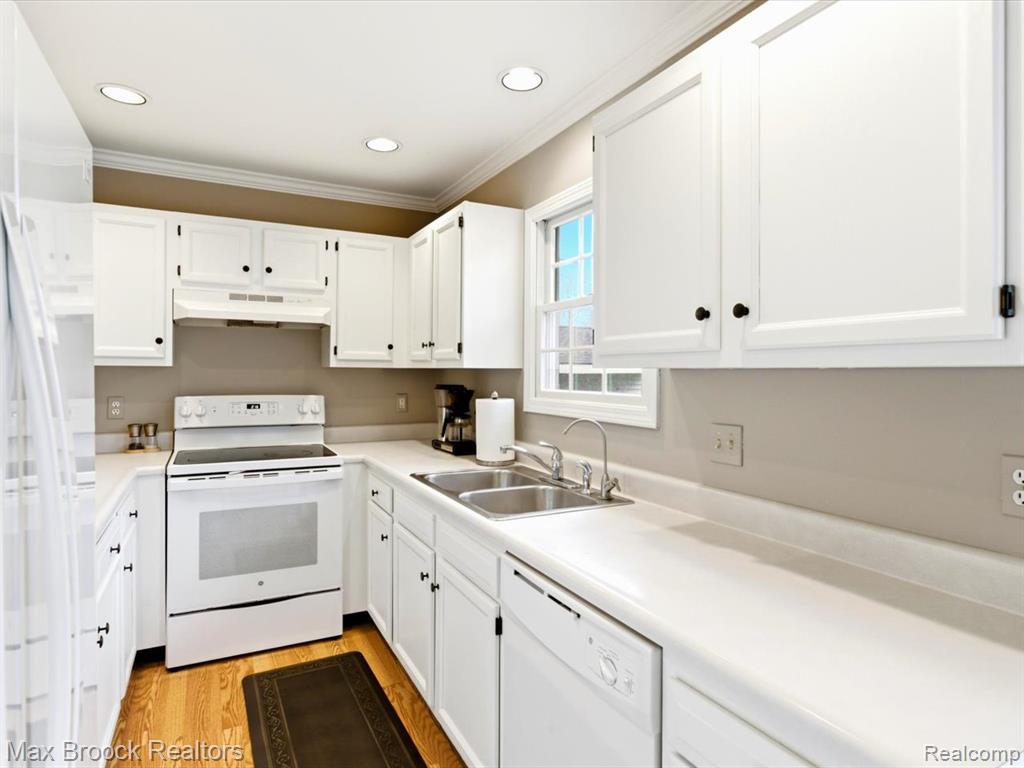 1561 S Delano Street, St. Clair, MI 48079 — Photo 17