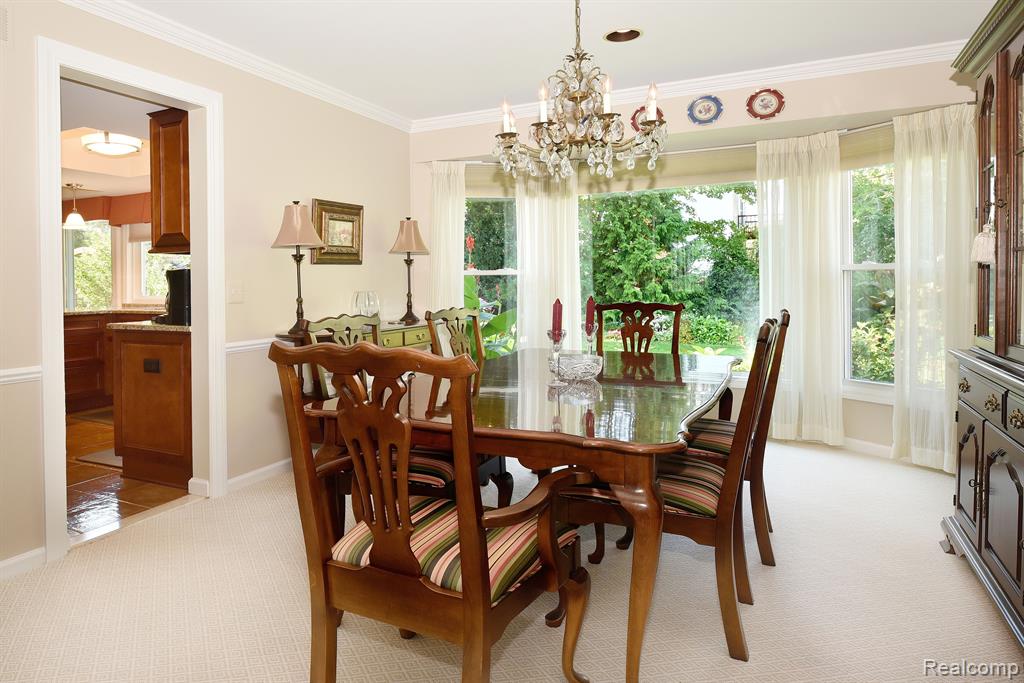 5544 WHITE HALL Circle, West Bloomfield, MI 48323 — Photo 8
